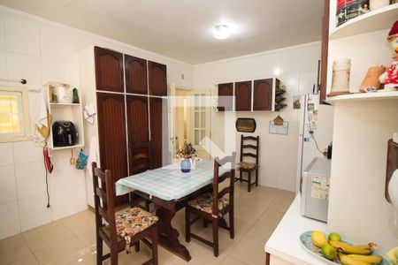 Casa para alugar com 220m², 4 quartos e 2 vagasCozinha