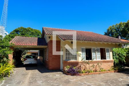 Casa para alugar com 220m², 4 quartos e 2 vagasFachada