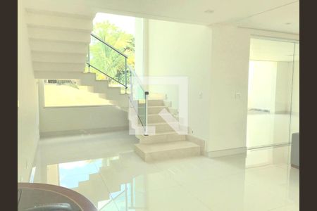 Casa de condomínio à venda com 1100m², 6 quartos e 6 vagasSala