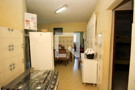 Casa à venda com 174m², 3 quartos e 3 vagas Casa à venda com 174m², 3 quartos e 3 vagasCozinha