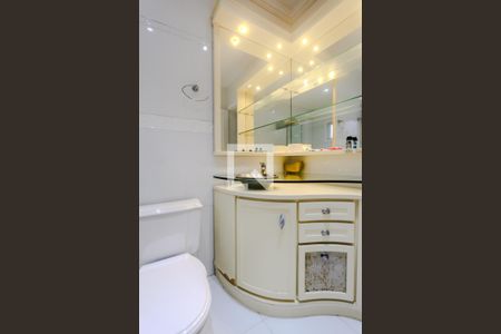 Casa à venda com 650m², 5 quartos e 6 vagasBanheiro social 2