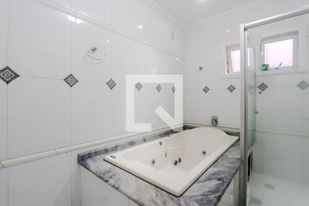 Casa à venda com 650m², 5 quartos e 6 vagasBanheiro social 1