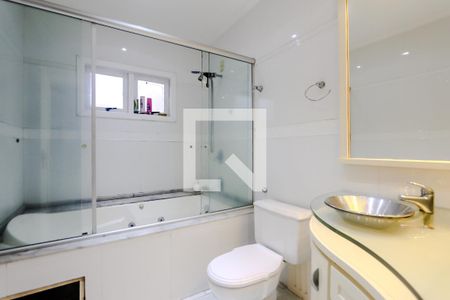 Casa à venda com 650m², 5 quartos e 6 vagasBanheiro social 2