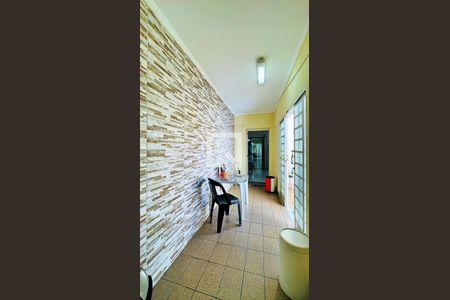 Casa à venda com 283m², 3 quartos e 2 vagasCorredor