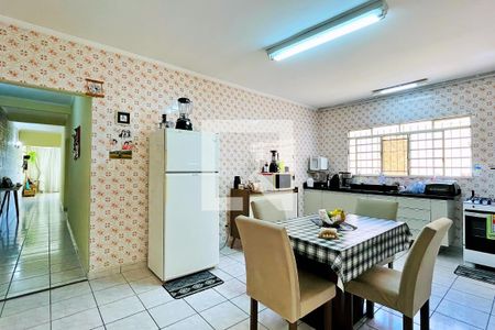 Casa à venda com 283m², 3 quartos e 2 vagasCozinha