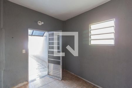 Casa à venda com 330m², 2 quartos e 1 vagaQuarto de Serviço