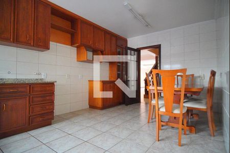 Casa à venda com 370m², 4 quartos e 4 vagasCozinha