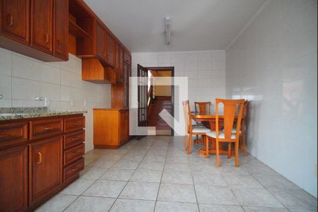 Casa à venda com 370m², 4 quartos e 4 vagasCozinha