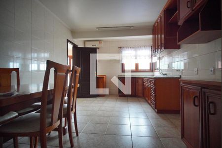 Casa à venda com 370m², 4 quartos e 4 vagasCozinha