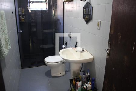 Casa à venda com 200m², 3 quartos e 3 vagasBanheiro Quarto 3