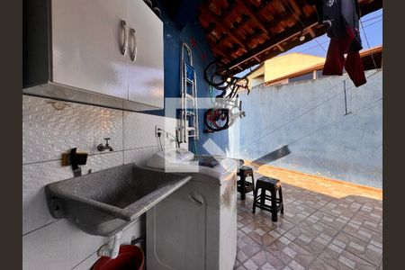 Casa à venda com 80m², 2 quartos e 2 vagasLavanderia