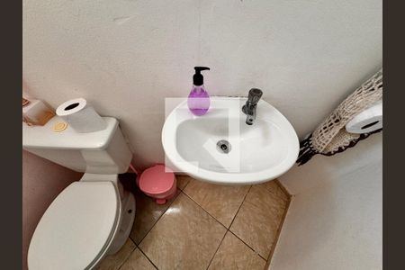 Casa à venda com 80m², 2 quartos e 2 vagasLavabo