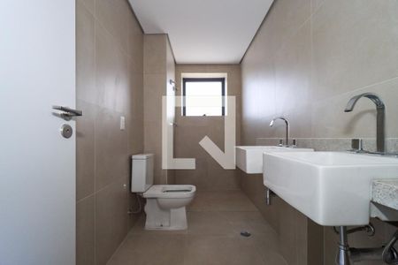 Apartamento à venda com 186m², 4 quartos e 3 vagasBanheiro da Suíte 1