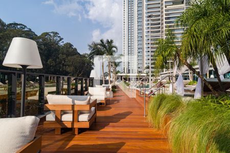 Apartamento à venda com 186m², 4 quartos e 3 vagasÁrea comum - Piscina