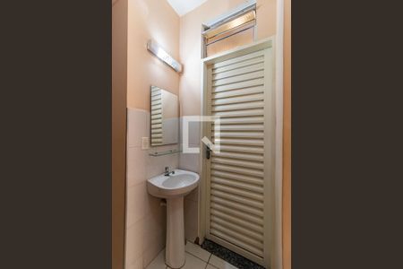 Casa à venda com 200m², 10 quartos e sem vagaBanheiro 1 - Piso Térreo