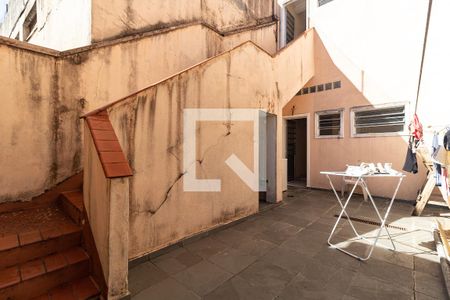 Casa à venda com 200m², 10 quartos e sem vagaQuintal - Piso Térreo