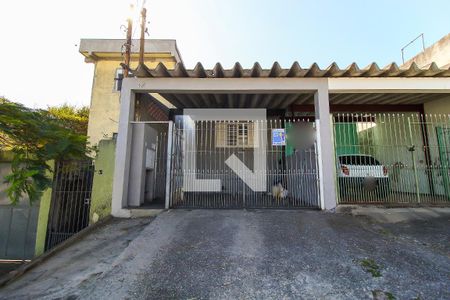 Fachada + Placa de casa para alugar com 2 quartos, 132m² em Itaquera, São Paulo