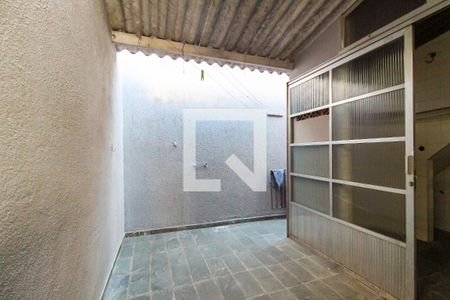 Casa para alugar com 132m², 2 quartos e 1 vaga Casa para alugar com 132m², 2 quartos e 1 vagaQuintal