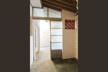 Casa para alugar com 132m², 2 quartos e 1 vaga Casa para alugar com 132m², 2 quartos e 1 vagaÁrea de Serviço