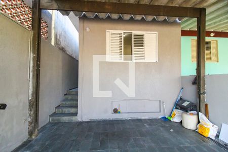 Garagem de casa para alugar com 2 quartos, 132m² em Itaquera, São Paulo