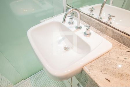 Apartamento para alugar com 78m², 2 quartos e sem vaga Apartamento para alugar com 78m², 2 quartos e sem vagaBanheiro da Suíte