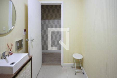 Lavabo de casa à venda com 3 quartos, 190m² em Jardim Vila Formosa, São Paulo