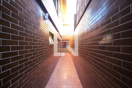 Casa à venda com 190m², 3 quartos e 2 vagasCorredor externo