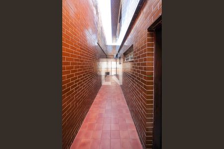 Casa à venda com 190m², 3 quartos e 2 vagasCorredor externo