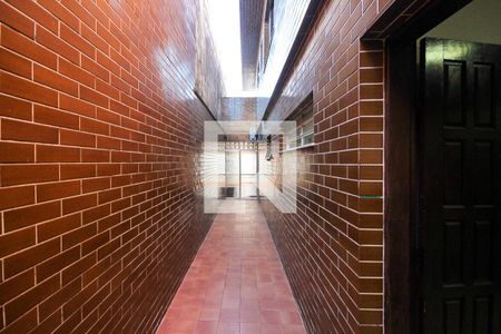 Casa à venda com 190m², 3 quartos e 2 vagasCorredor externo