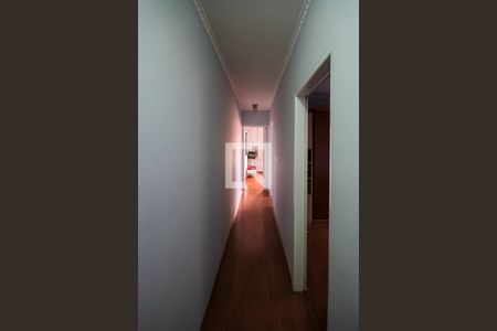 Casa à venda com 190m², 3 quartos e 2 vagasCorredor