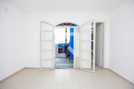 Casa para alugar com 130m², 3 quartos e 2 vagas Casa para alugar com 130m², 3 quartos e 2 vagasSuíte