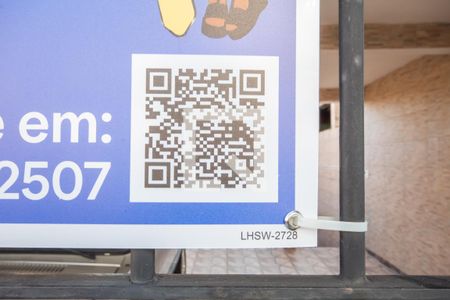 Casa à venda com 221m², 2 quartos e 4 vagas Casa à venda com 221m², 2 quartos e 4 vagasLHSW-2728