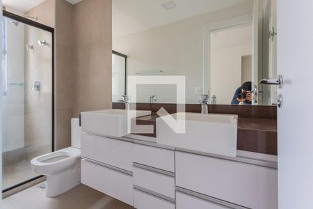 Apartamento para alugar com 64m², 2 quartos e 2 vagas Apartamento para alugar com 64m², 2 quartos e 2 vagasBanheiro da Suíte 2