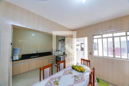 Casa para alugar com 112m², 4 quartos e 2 vagas Casa para alugar com 112m², 4 quartos e 2 vagasCozinha
