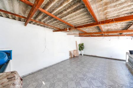 Casa para alugar com 112m², 4 quartos e 2 vagas Casa para alugar com 112m², 4 quartos e 2 vagasÁrea de Serviço 2
