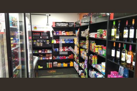 Apartamento à venda com 58m², 2 quartos e 1 vagaMercadinho