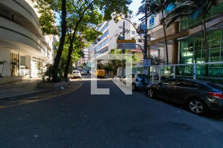 Apartamento para alugar com 55m², 1 quarto e 1 vagaVista da Rua
