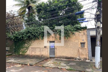 Casa à venda com 200m², 4 quartos e 3 vagasFachada