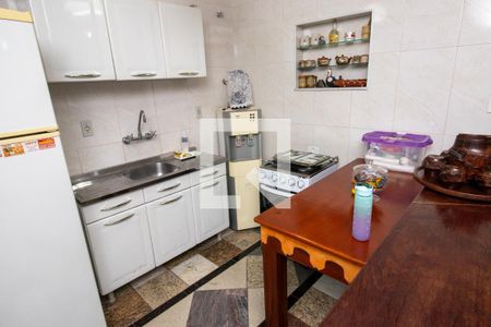 Casa à venda com 200m², 4 quartos e 3 vagasCozinha