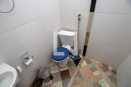 Casa à venda com 200m², 4 quartos e 3 vagasBanheiro externo