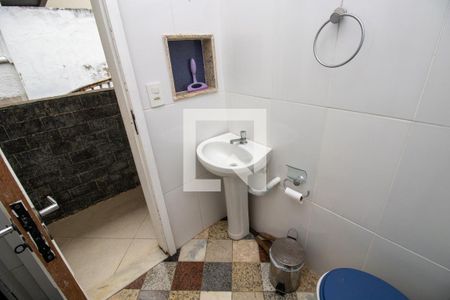 Casa à venda com 200m², 4 quartos e 3 vagasBanheiro externo