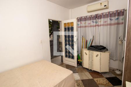 Casa à venda com 200m², 4 quartos e 3 vagasQuarto externo