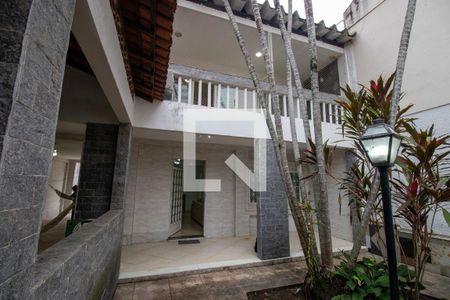 Casa à venda com 200m², 4 quartos e 3 vagasFachada