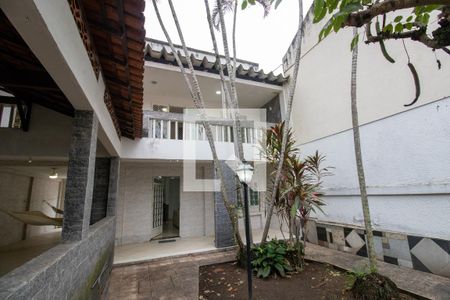 Casa à venda com 200m², 4 quartos e 3 vagasFachada