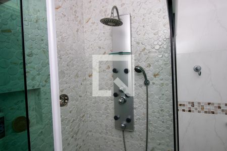 Casa à venda com 200m², 4 quartos e 3 vagasBanheiro quarto 1