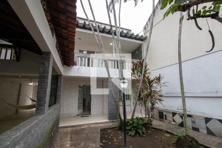 Casa à venda com 200m², 4 quartos e 3 vagasFachada
