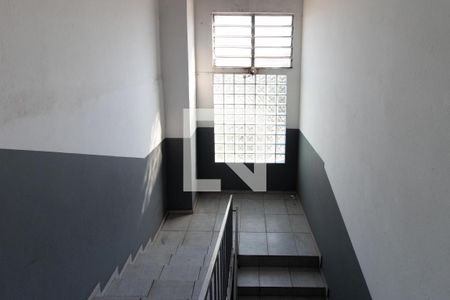 Apartamento para alugar com 40m², 1 quarto e sem vaga Apartamento para alugar com 40m², 1 quarto e sem vagaEscada