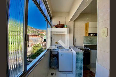 Apartamento à venda com 82m², 2 quartos e 1 vagaÁrea de Serviço