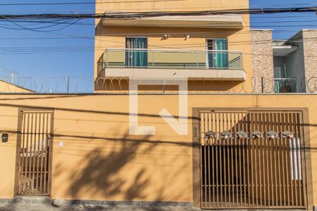Casa para alugar com 70m², 2 quartos e 2 vagas Casa para alugar com 70m², 2 quartos e 2 vagasFachada