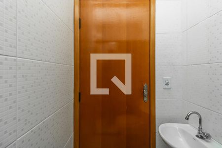 Casa para alugar com 70m², 2 quartos e 2 vagas Casa para alugar com 70m², 2 quartos e 2 vagasBanheiro da Suíte 1
